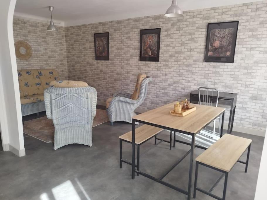Saint-Amant-Roche-Savine Jolie Maison De Bourg Tout Equipee 10Km D'Ambert מראה חיצוני תמונה